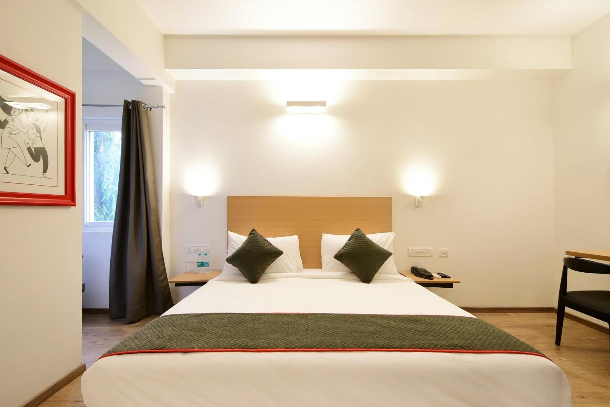 Townhouse Airport Road Hotell Yelahanka Exteriör bild