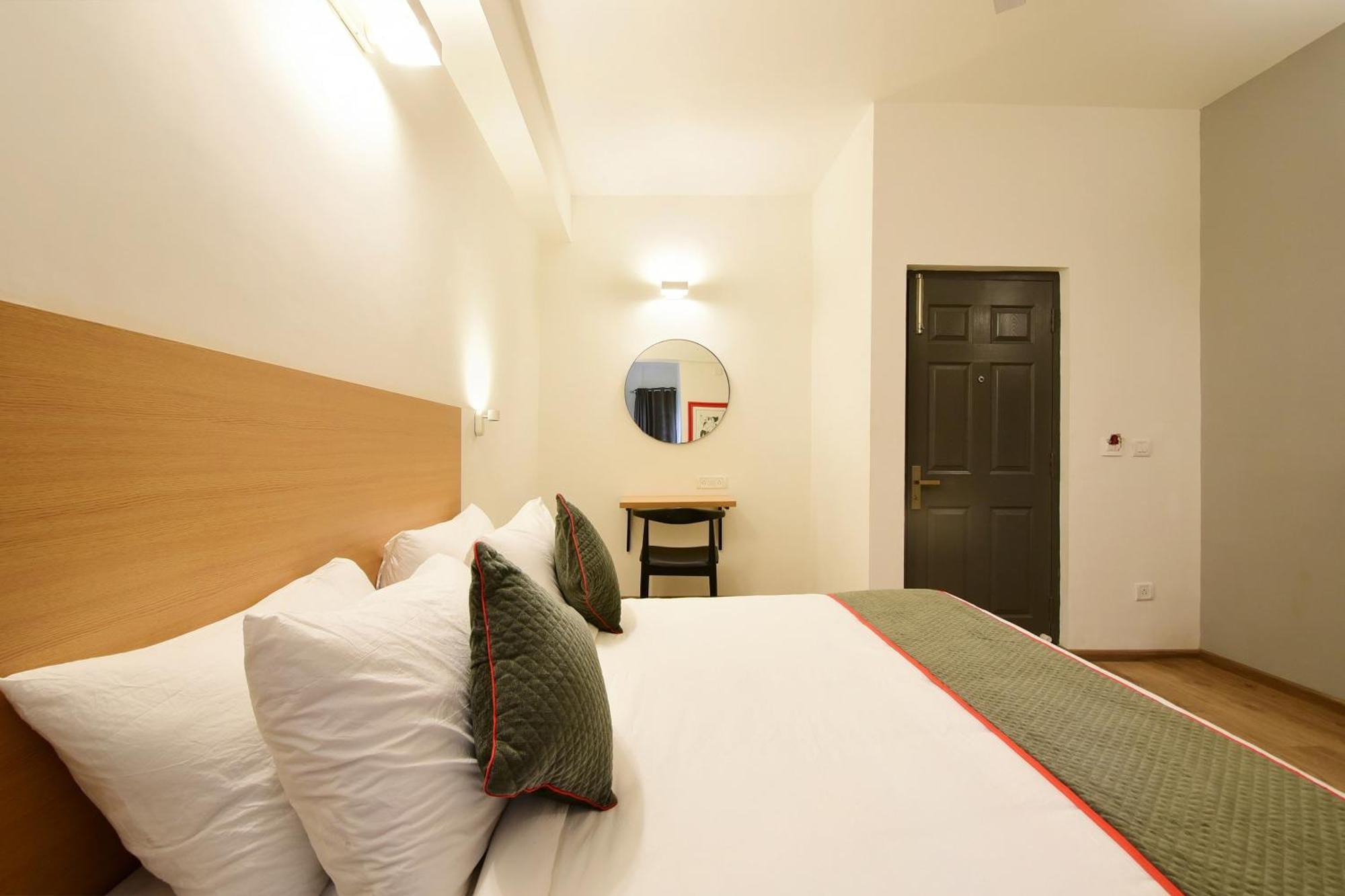 Townhouse Airport Road Hotell Yelahanka Exteriör bild