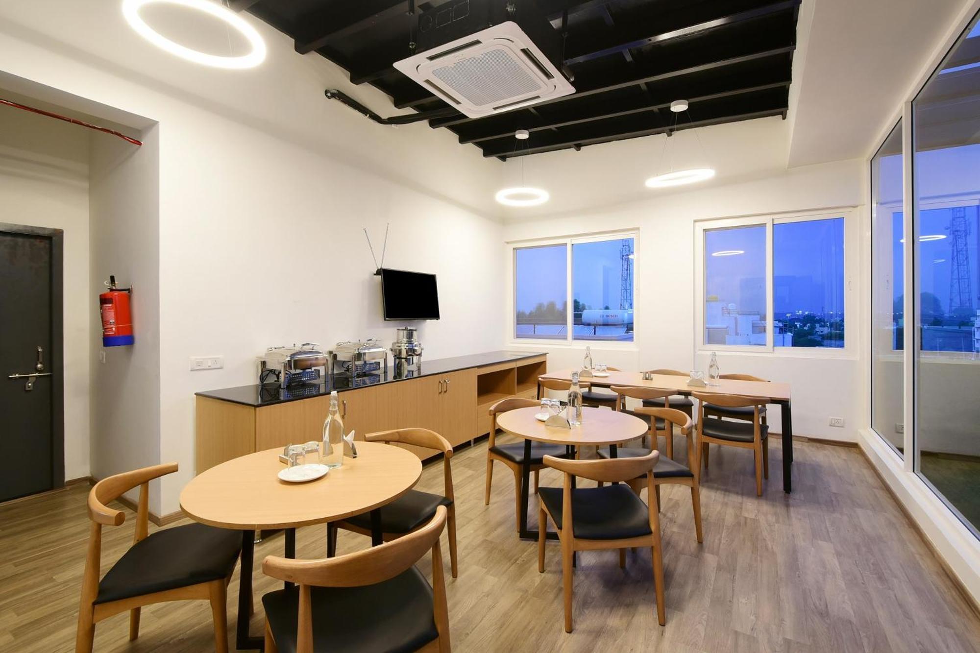 Townhouse Airport Road Hotell Yelahanka Exteriör bild