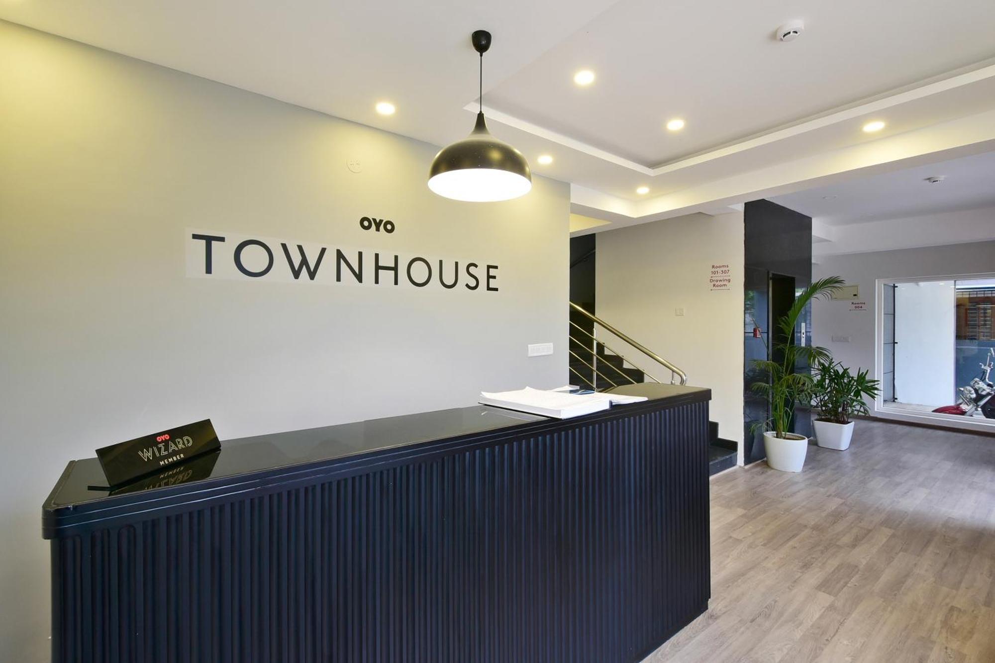 Super Townhouse Airport Road Hotell Yelahanka Exteriör bild