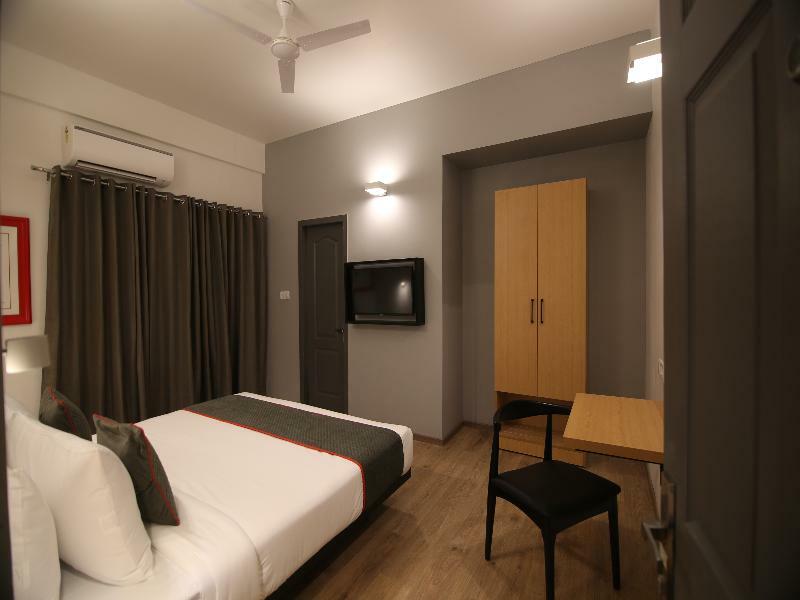 Townhouse Airport Road Hotell Yelahanka Exteriör bild